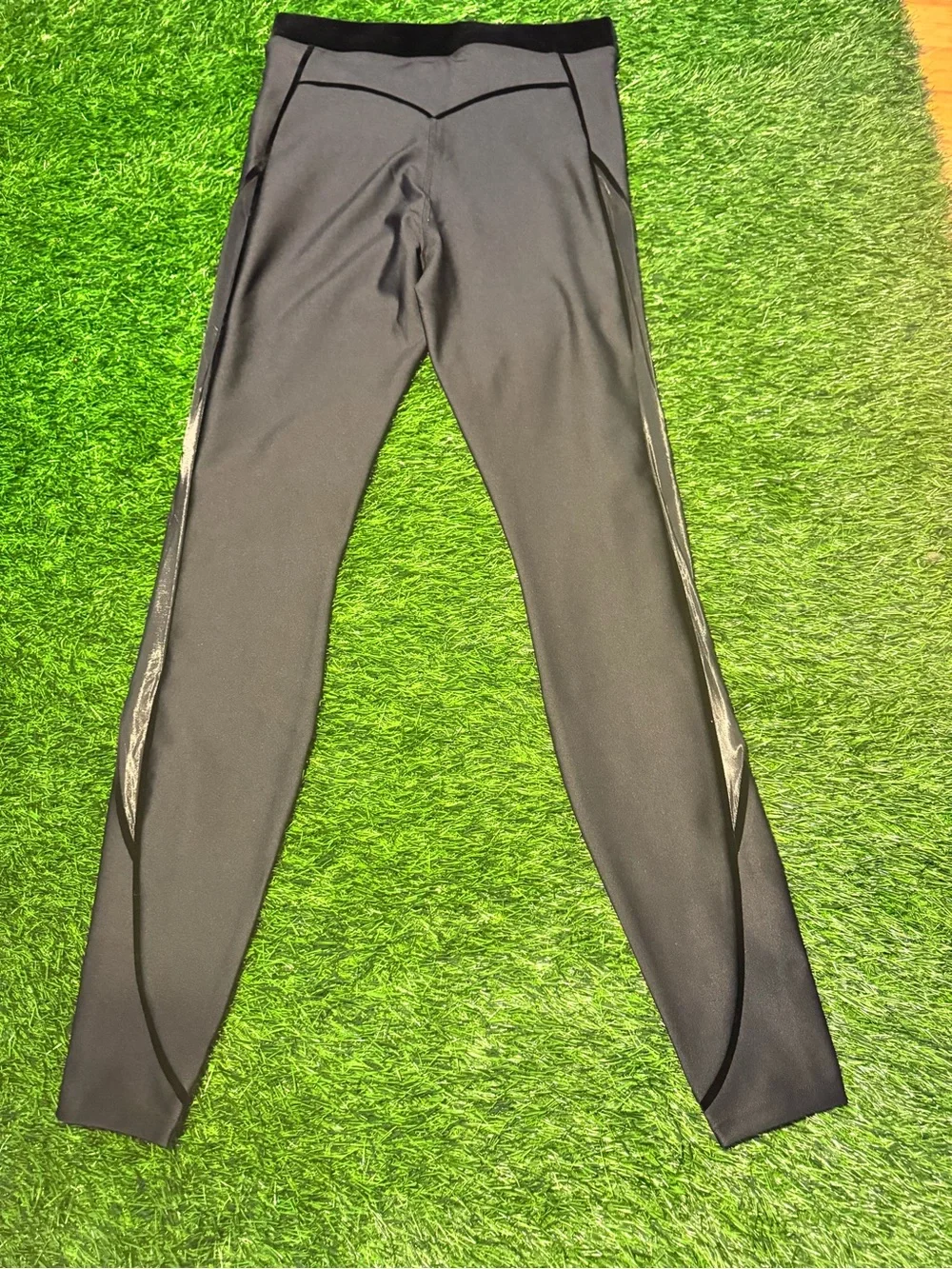 ALO Yoga Kids Gray/Black Performance Leggings